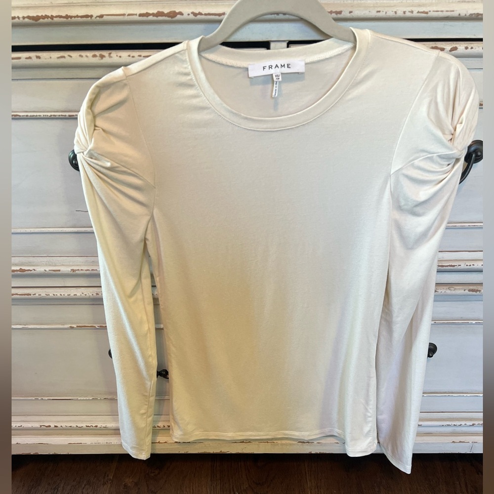 Frame Denim Twisted Sleeve Long Sleeve Top Off White. Size XS. - Picture 5 of 12